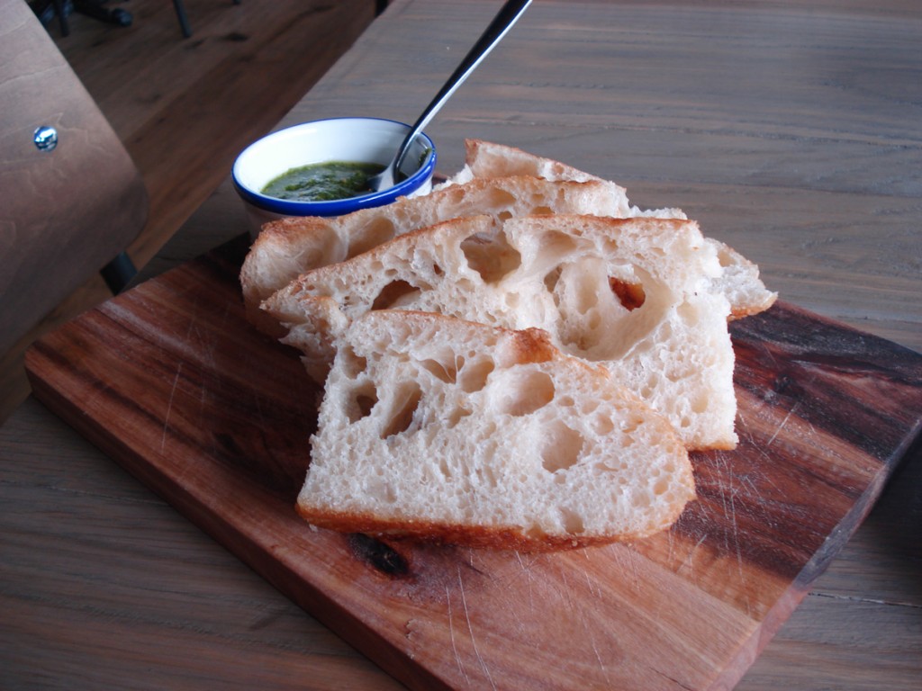 foccacia brauð með basilpesto