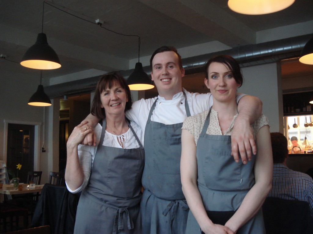 Eigendur Slippsins Eatery Katrín Gísladóttir, Gísli Matthías Auðunsson og Indíana Auðunsdóttir.