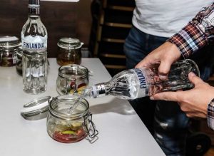 Pekka Pellinen Global Brand Mixologic frá Finlandia vodka - Námskeið bæði í Reykjavík og á Akureyri 2017