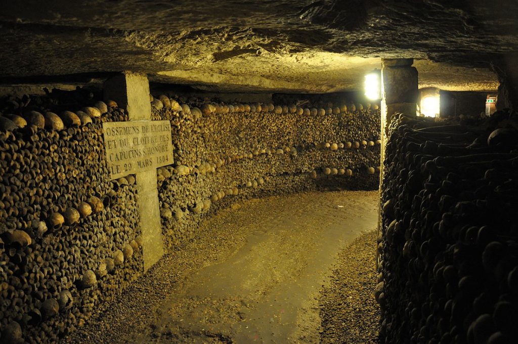 Katakombur - Catacombs of Paris