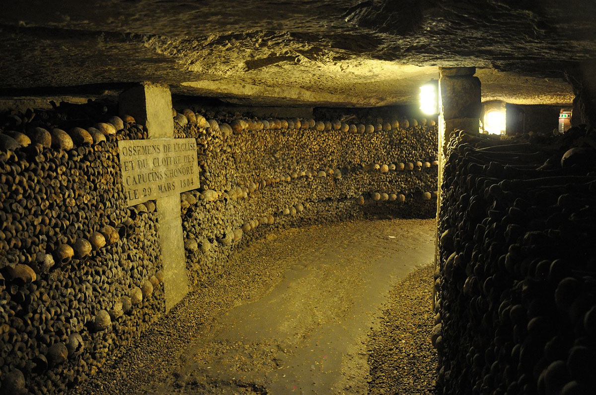 Katakombur - Catacombs of Paris