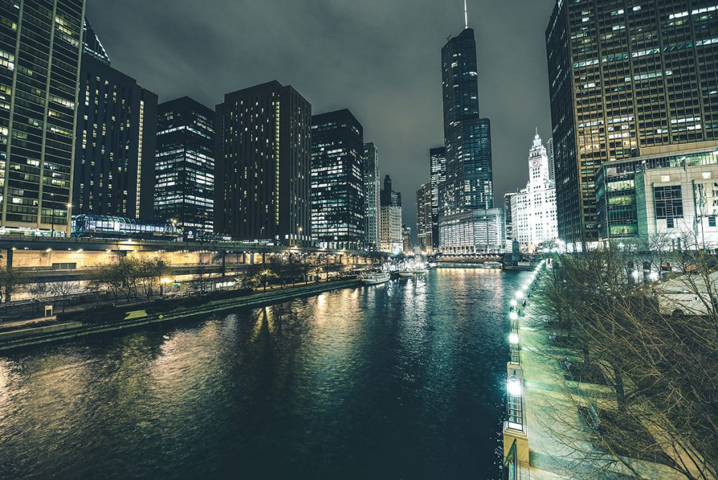 Chicago river downtown