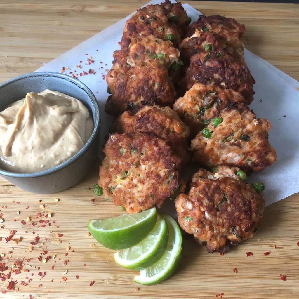 Thai fish cakes með Thaisósu - Laxabollur