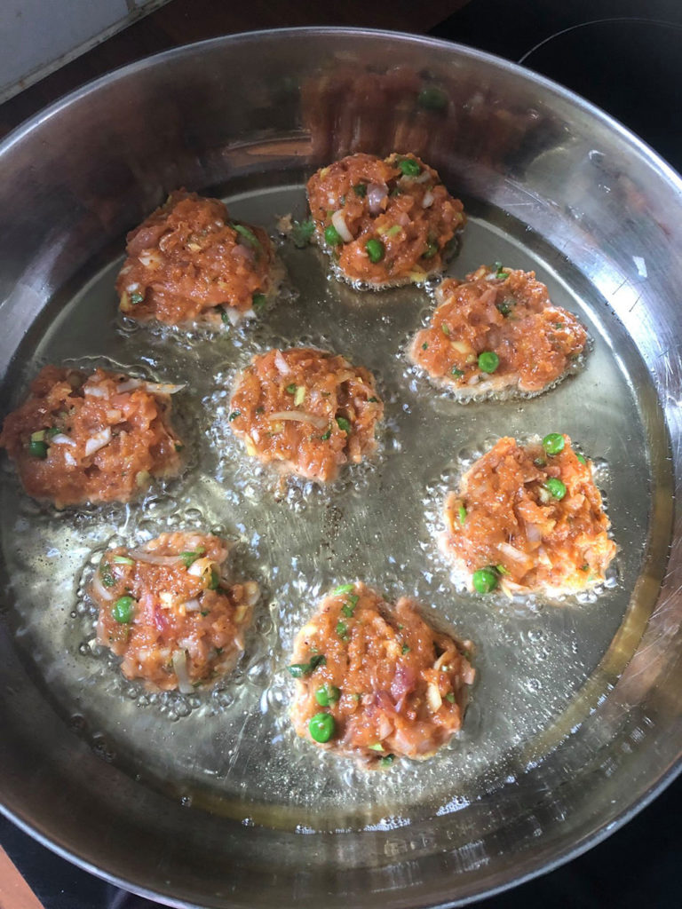 Thai fish cakes með Thaisósu - Laxabollur