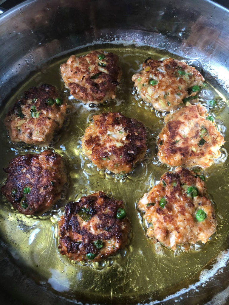 Thai fish cakes með Thaisósu - Laxabollur