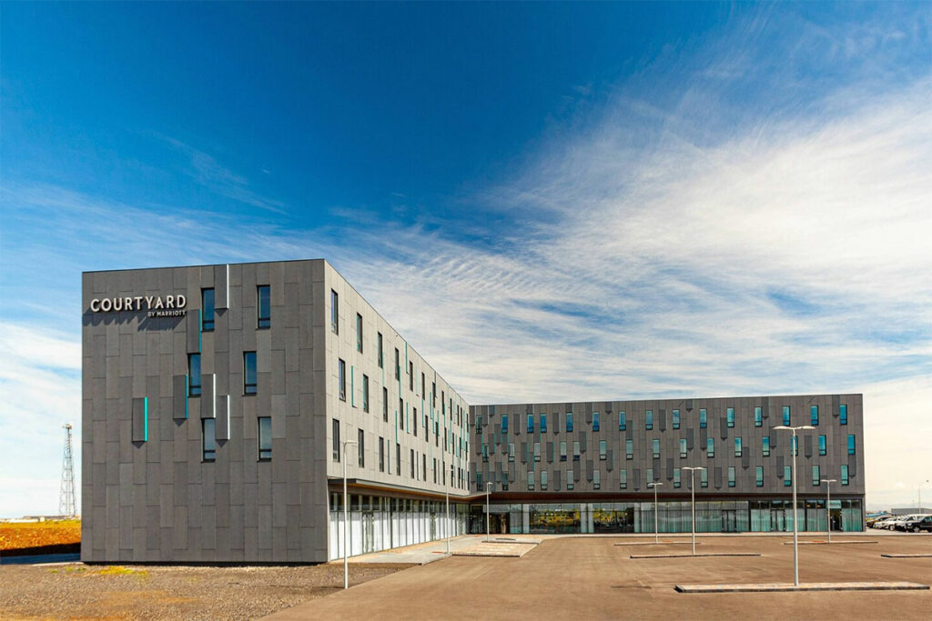 The Bridge á Mariott Courtyard í Reykjanesbæ