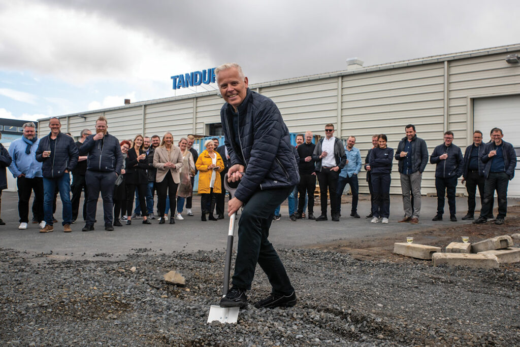 Skóflustunga að nýju húsi var tekin hjá Tandri á dögunum og markar hún ný tímamót í sögu fyrirtækisins.