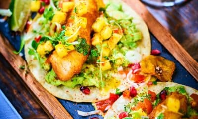 Tres Locos - Þorsk tempura, mango pico gallo, maís, avókadó purée og amarillo sósa