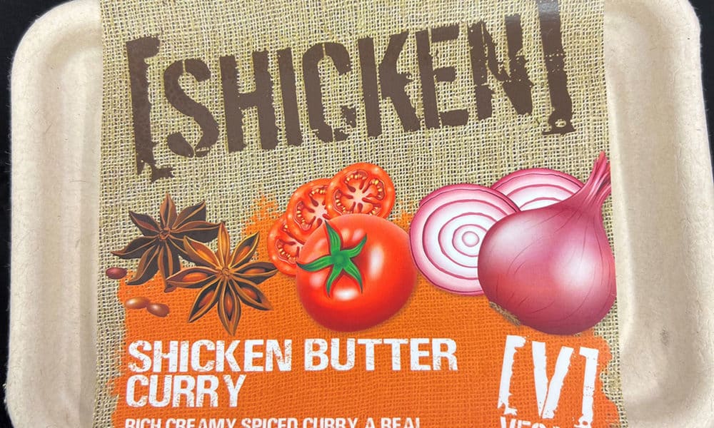 Málmstykki í breskum veganrétti Shicken Butter Curry