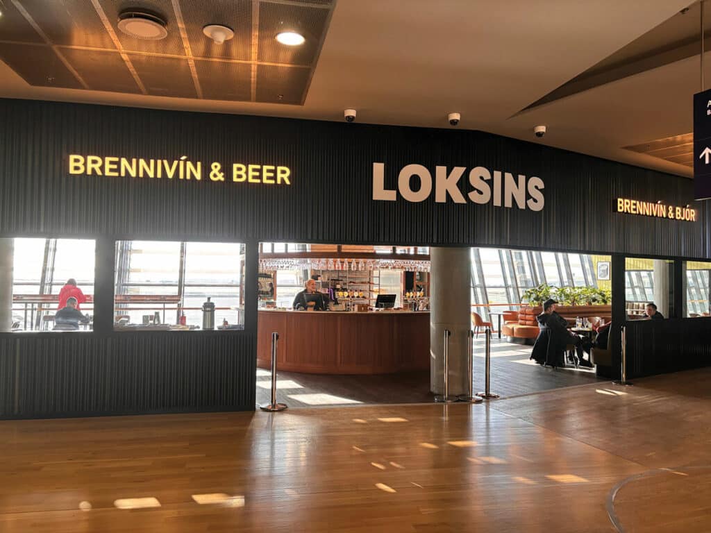 Loksins bar opnaður í nýrri mynd á Keflavíkurflugvelli