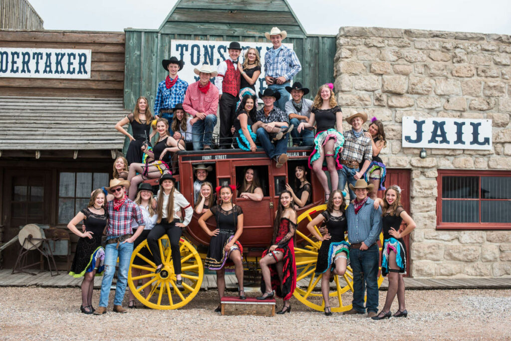 Matargestir ferðast aftur í tímann til villta vestursins - Front Street Steakhouse - Nebraska