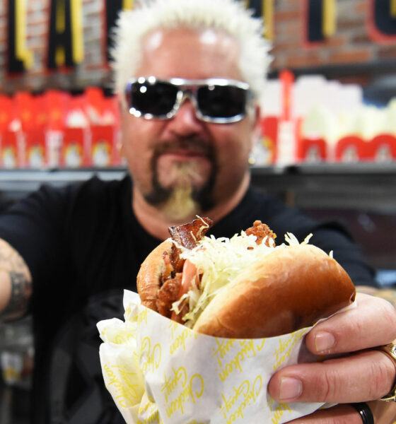 Guy Fieri snýr aftur til Times Square - Opnar Chicken Guy í miðri Manhattan