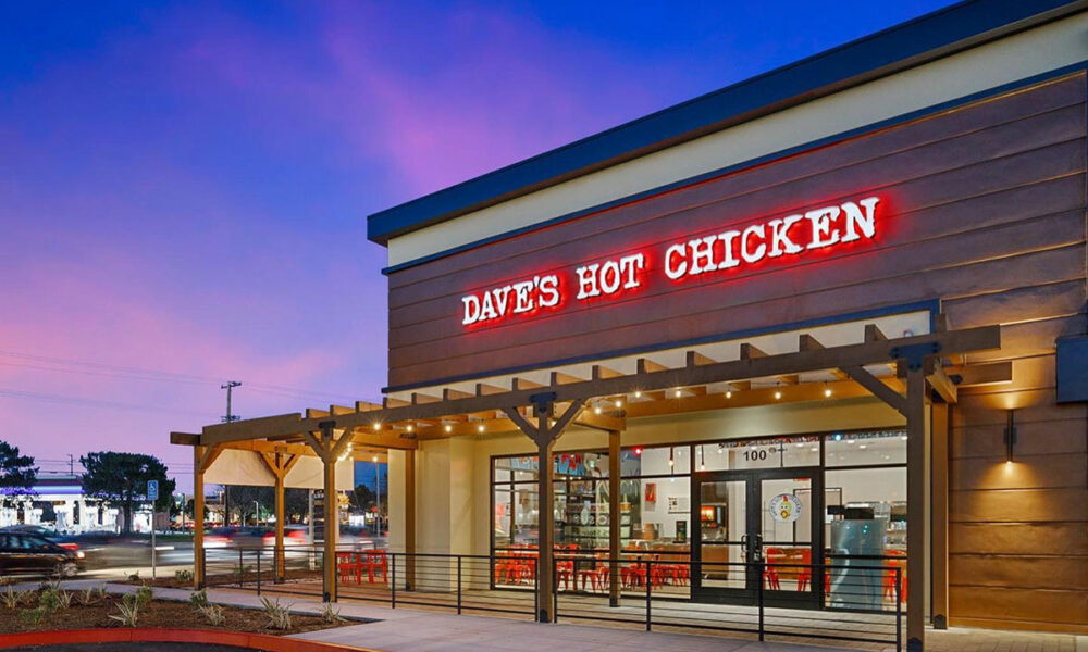 Roark Capital í samningaviðræðum um kaup á Dave’s Hot Chicken fyrir 1 milljarð dala