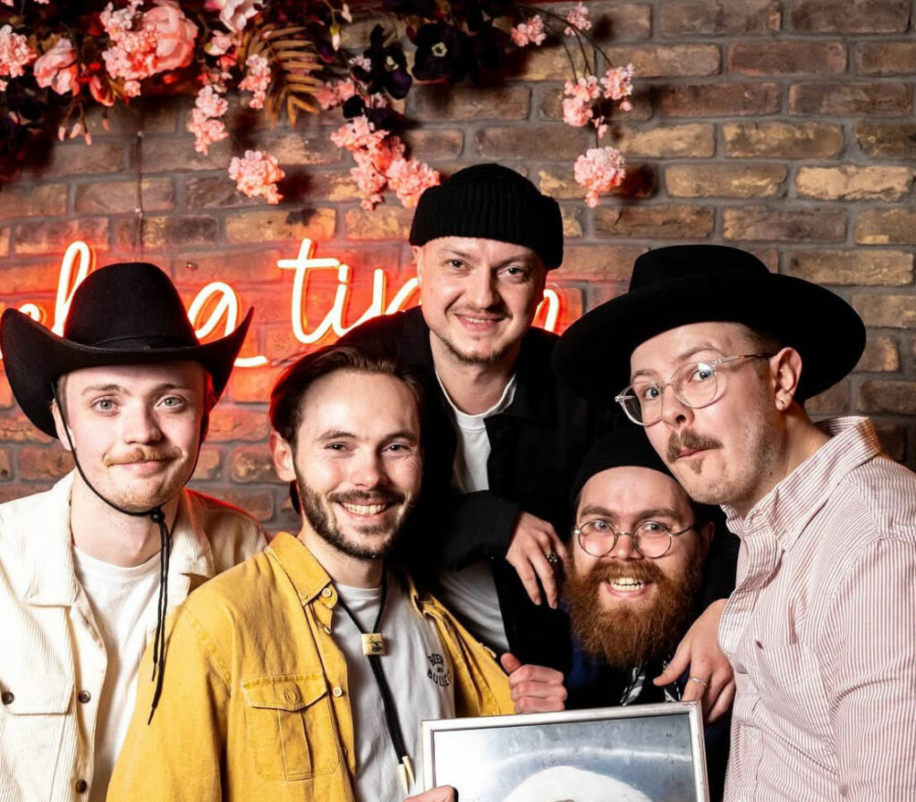 Þessir keppendur komust áfram í úrslitakeppni Tipsý og Bulleit
