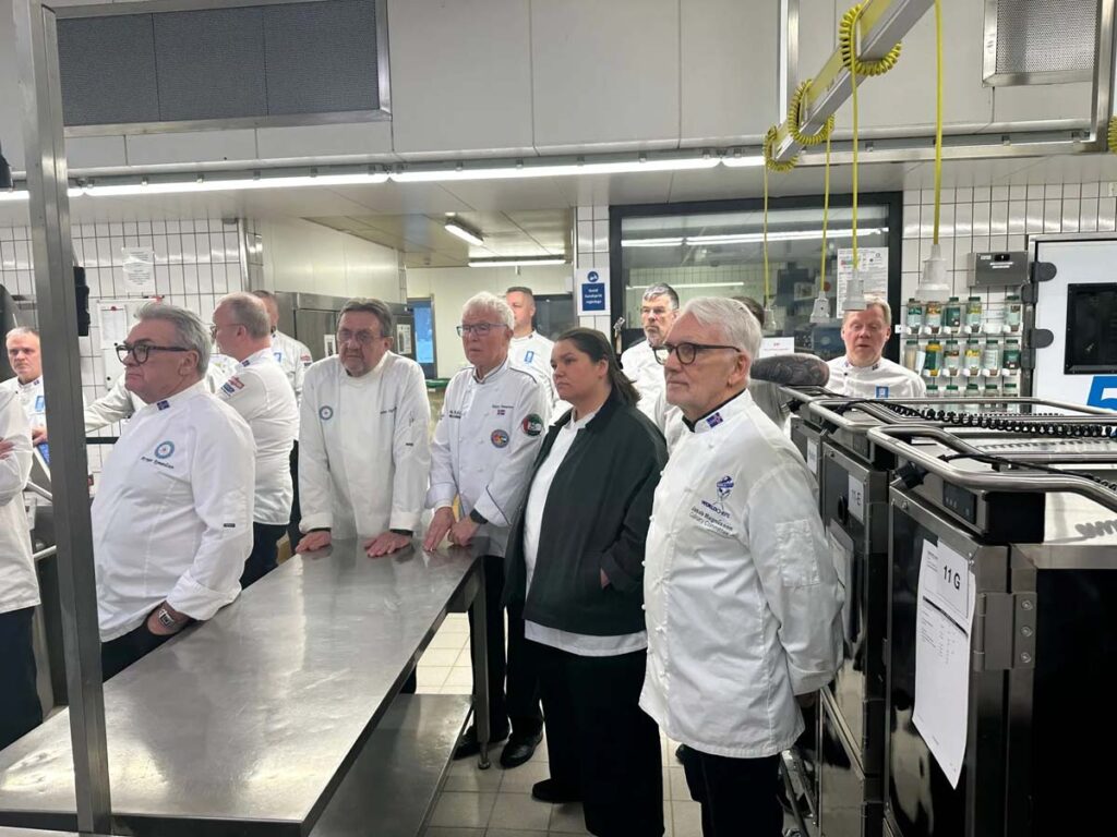 Bak við tjöldin á Sjúkrahótelinu – 6.000 máltíðir eldaðar daglega fyrir sjúklinga og starfsfólk - Klúbbur matreiðslumeistara (KM)