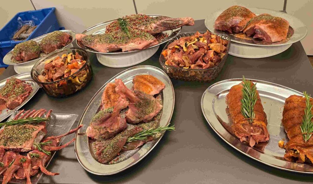 Ný kynslóð kjötiðnaðarmanna - Myndasafn af nemendum að störfum