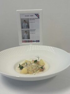 Gull til Íslands í framreiðslu á Norðurlandamóti - Norræna nemakeppnin 2025 - Silvia Louise Einarsdóttir, Tristan Tómasson Manoury, Sindri Hrafn Rúnarsson, Marlís Jóna Þórunn Karlsdóttir, Finnur Gauti Vilhelmsson og Jakob Zarioh Sifjarson Baldvinsson