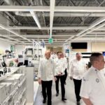 Aprílfundur KM: Veitingasvæði Ikea skoðað, mannúðarmál rædd og happdrætti til styrktar Myanmar bar góðan árangur – Myndir