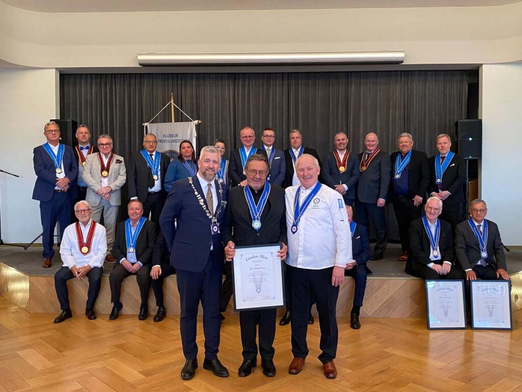 Fagmennska og virðing í fyrirrúmi þegar KM heiðrar sína fremstu menn - Myndir - Árshátíð - Klúbbur matreiðslumeistara - Cordon Bleu