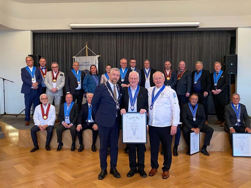 Fagmennska og virðing í fyrirrúmi þegar KM heiðrar sína fremstu menn - Myndir - Árshátíð - Klúbbur matreiðslumeistara - Cordon Bleu