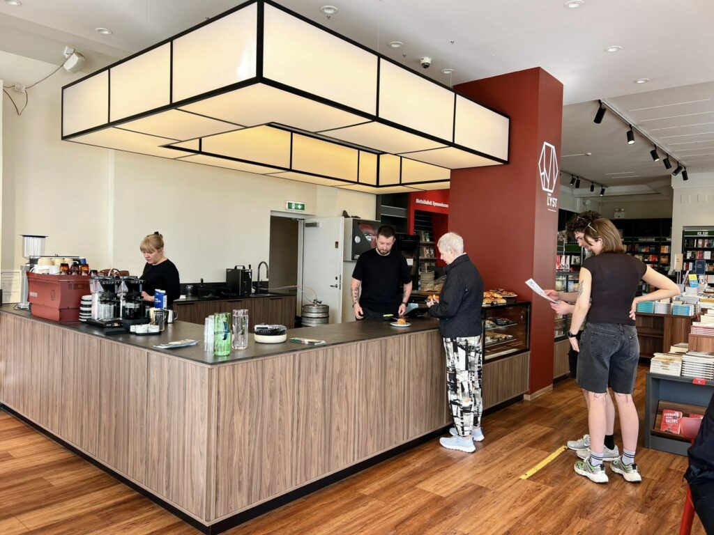 Nýtt kaffihús opnað í miðbæ Akureyrar: Kaffi LYST tekur á móti gestum í Pennanum Eymundsson