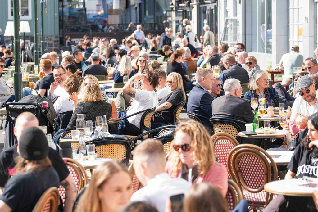 Reykjavík - Miðbær - Duck and Rose - Austurvöll - Útisvæði