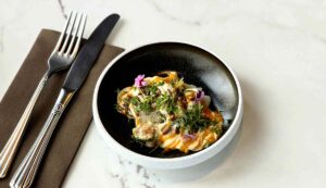 Gladmat - Fjórir toppstaðir undir einu tjaldi – íslenskir matreiðslumeistarar setja svip sinn á matarhátíð í Noregi – Myndir