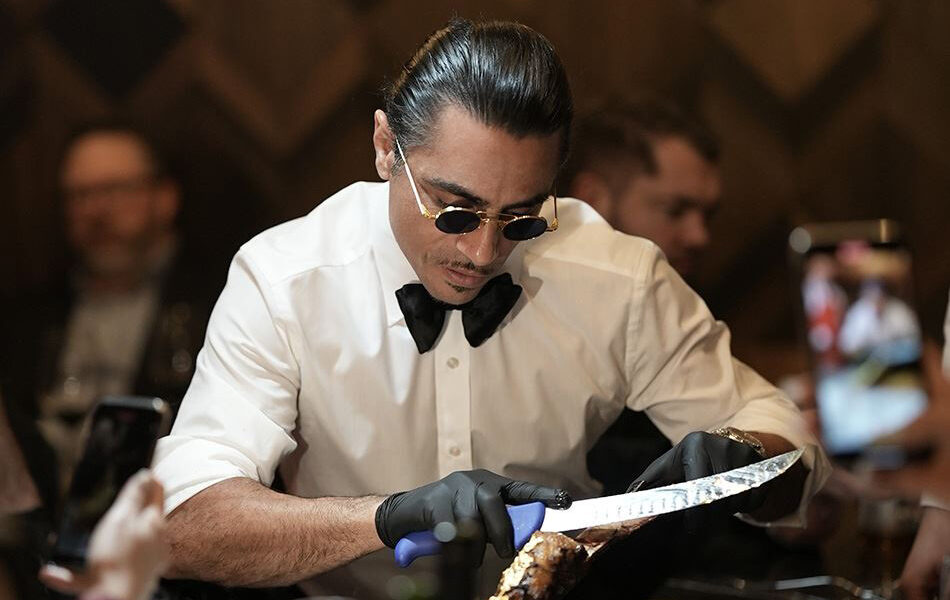 Nusret Gökçe, betur þekktur sem Salt Bae