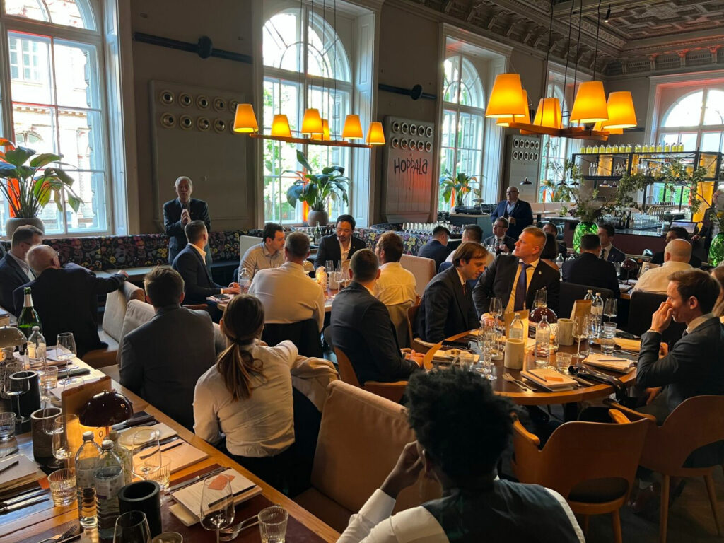 Níu nýir Master Sommelier titlar veittir - Vínþjónar á Íslandi með alþjóðlega viðurkenningu