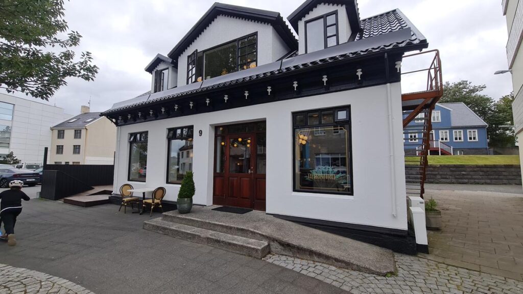 Nýr kafli í kaffihúsamenningu Hafnarfjarðar - Barbara perla