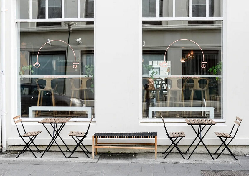 Brút og Kaffi Ó-le loka