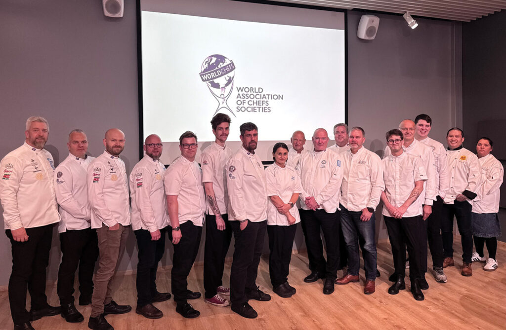 Gert Klötzke heldur áfram að móta íslenska dómgæslu