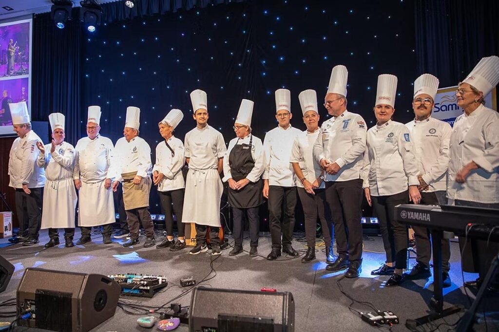 Alþjóðlegi kokkadagurinn 2025 - Smjörbaðaðar kótilettur fyrir 350 gesti - Klúbbur matreiðslumeistara