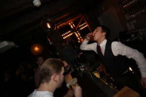 Hrafnhildur Sunna Eyþórsdóttir er Hraðasti Barþjónn Íslands 2025