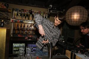 Hrafnhildur Sunna Eyþórsdóttir er Hraðasti Barþjónn Íslands 2025