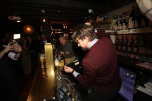 Hrafnhildur Sunna Eyþórsdóttir er Hraðasti Barþjónn Íslands 2025