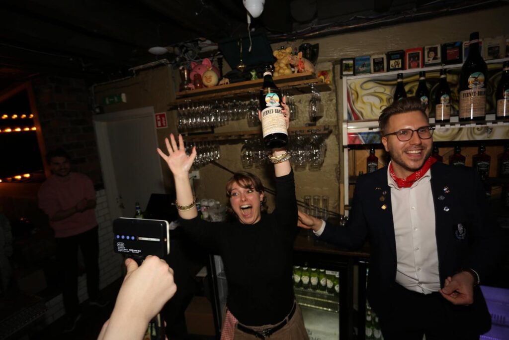 Hrafnhildur Sunna Eyþórsdóttir er Hraðasti Barþjónn Íslands 2025