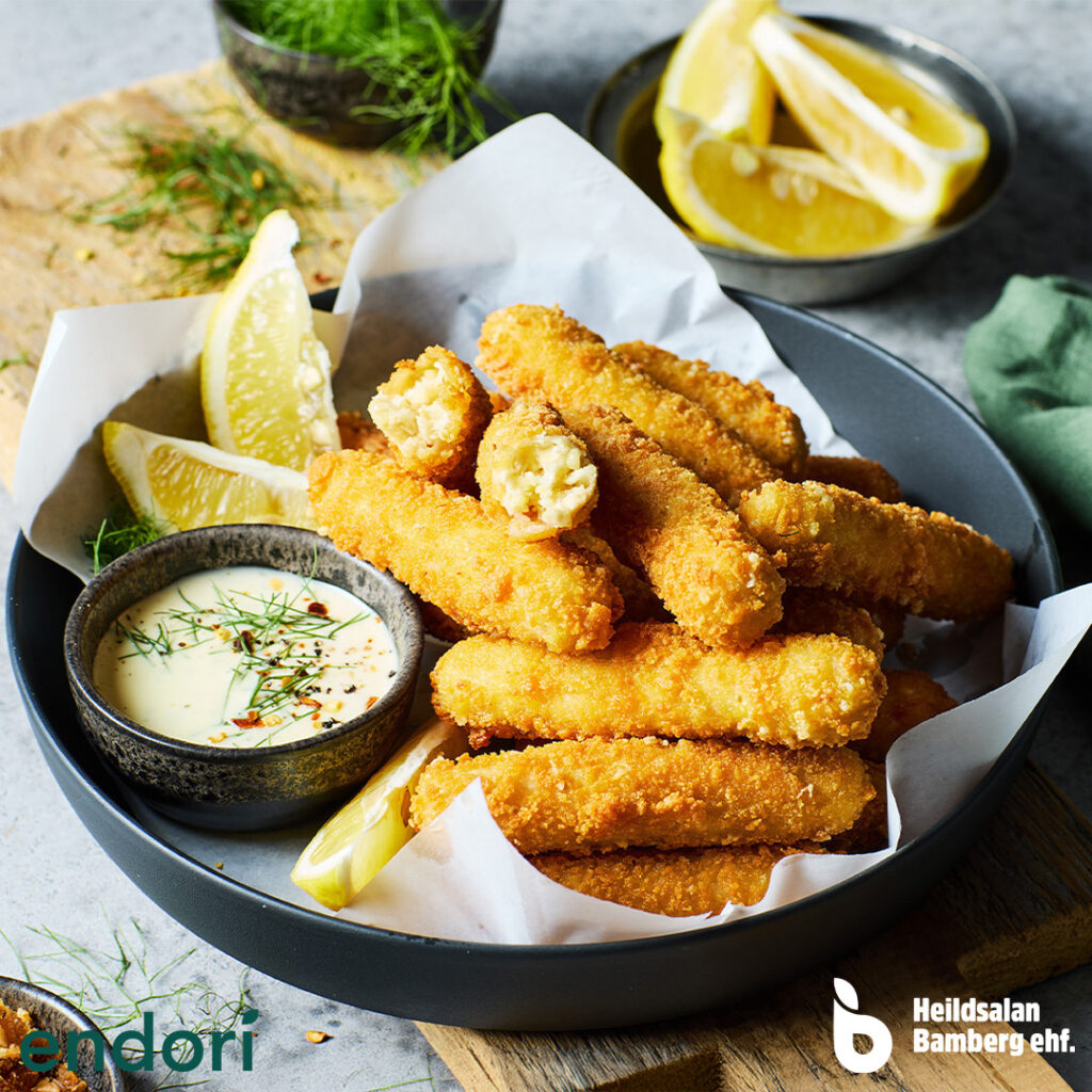 Móttökurnar hafa verið frábærar og ný sending af vegan chili osta kjúklingastangirnar er nú komin til landsins