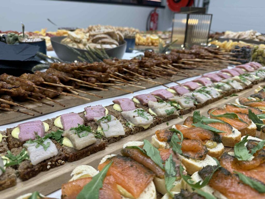 Innnes á Akureyri tók á móti fjölmörgum gestum í nýju húsnæði - Myndir