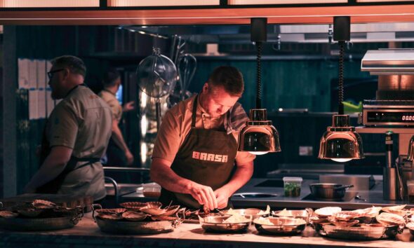 Brasa tekur á móti fyrstu gestum í Smáratorgi. Sjáðu stemninguna frá opnunarpartýinu