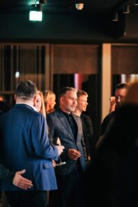 Brasa tekur á móti fyrstu gestum í Smáratorgi. Sjáðu stemninguna frá opnunarpartýinu