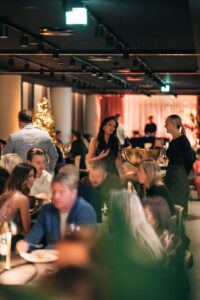 Brasa tekur á móti fyrstu gestum í Smáratorgi. Sjáðu stemninguna frá opnunarpartýinu