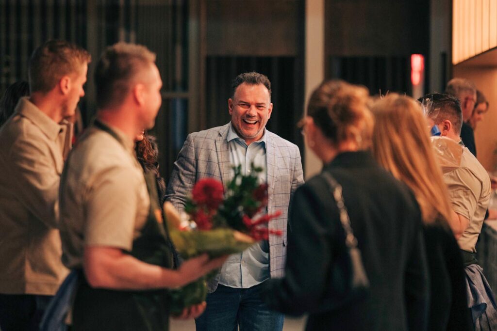 Brasa tekur á móti fyrstu gestum í Smáratorgi. Sjáðu stemninguna frá opnunarpartýinu