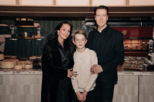 Brasa tekur á móti fyrstu gestum í Smáratorgi. Sjáðu stemninguna frá opnunarpartýinu