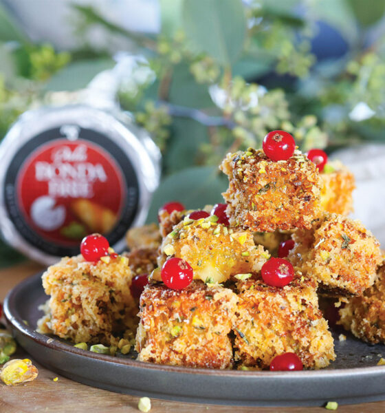 Stökkir Brie bitar með pistasíuhjúp og chili hunangi