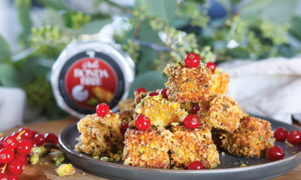 Stökkir Brie bitar með pistasíuhjúp og chili hunangi