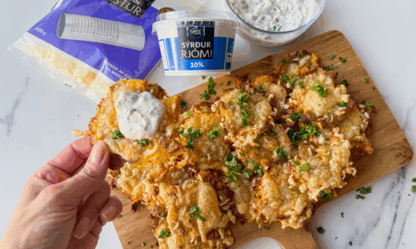 Fullkomið meðlæti eða forréttur: stökkar kartöflur með sósu