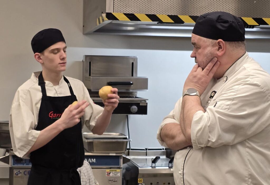 Matreiðslunám í VMA heldur áfram að laða að nemendur - Myndir