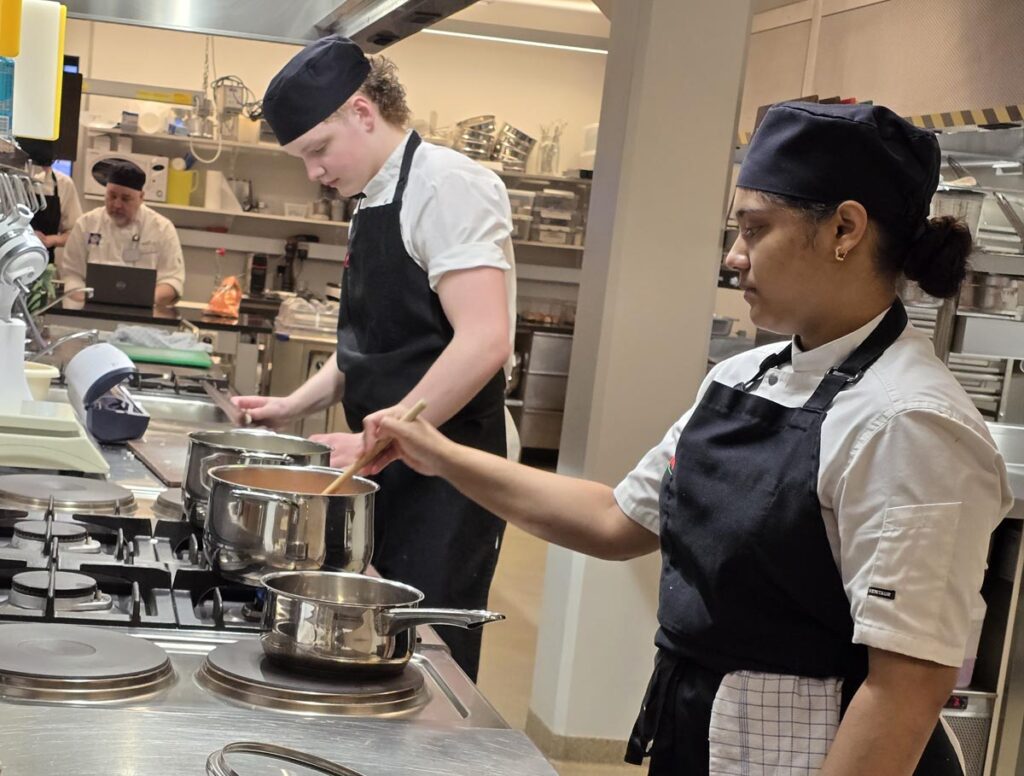 Matreiðslunám í VMA heldur áfram að laða að nemendur - Myndir