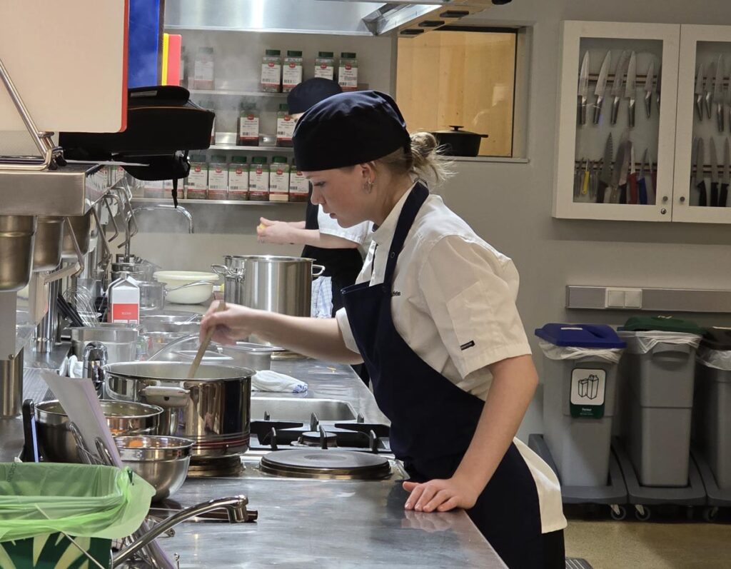 Matreiðslunám í VMA heldur áfram að laða að nemendur - Myndir